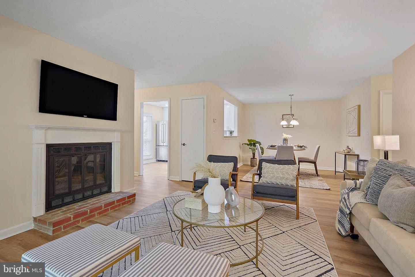 7772 WILLOW POINT DR #7772, FALLS CHURCH, Virginia 22042, 2 Bedrooms Bedrooms, 10 Rooms Rooms,2 BathroomsBathrooms,Residential,For sale,7772 WILLOW POINT DR #7772,VAFX2275298 MLS # VAFX2275298