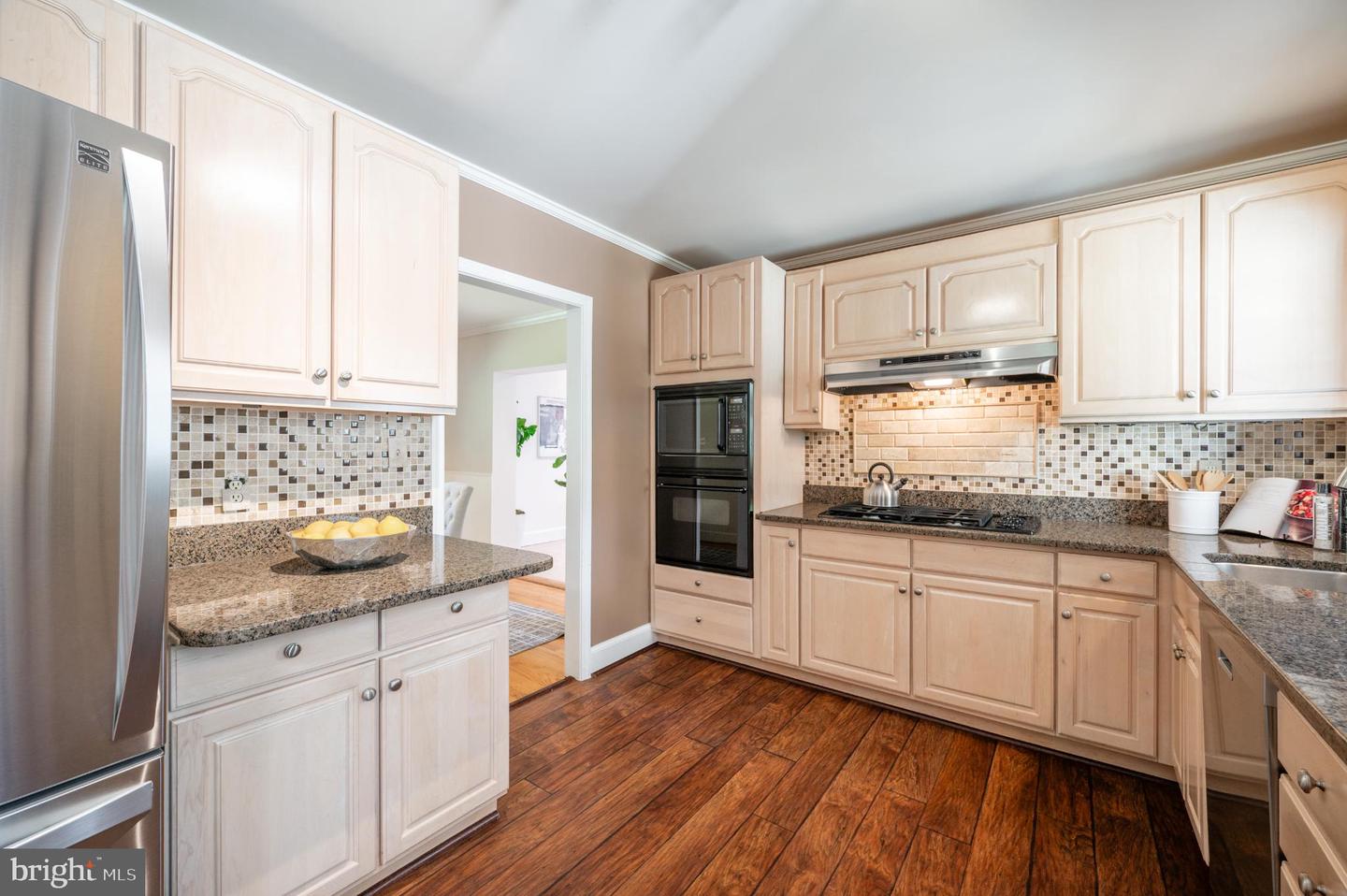 6329 NICHOLSON ST, FALLS CHURCH, Virginia 22044, 4 Bedrooms Bedrooms, 8 Rooms Rooms,3 BathroomsBathrooms,Residential,For sale,6329 NICHOLSON ST,VAFX2275766 MLS # VAFX2275766