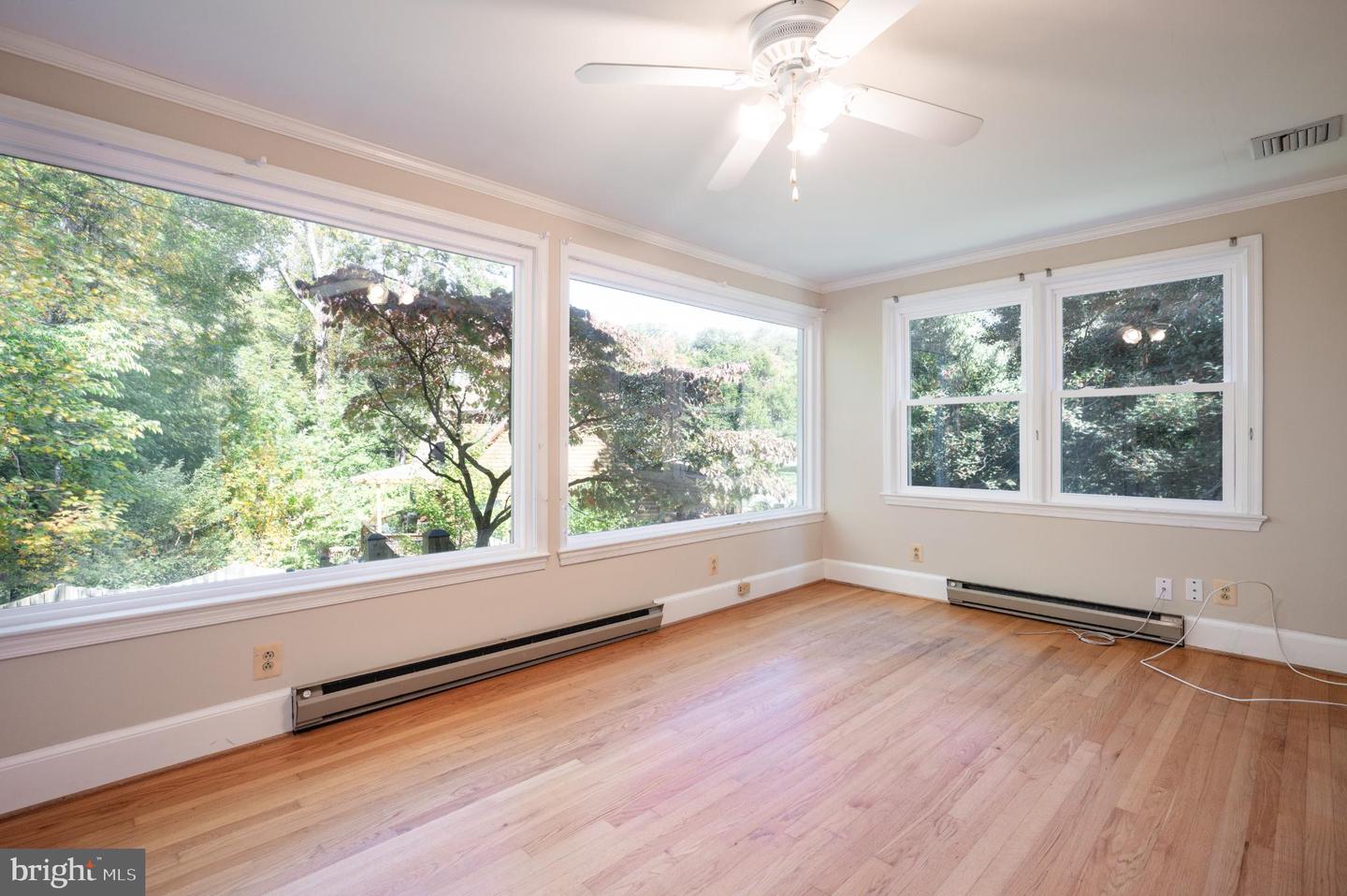 6329 NICHOLSON ST, FALLS CHURCH, Virginia 22044, 4 Bedrooms Bedrooms, 8 Rooms Rooms,3 BathroomsBathrooms,Residential,For sale,6329 NICHOLSON ST,VAFX2275766 MLS # VAFX2275766