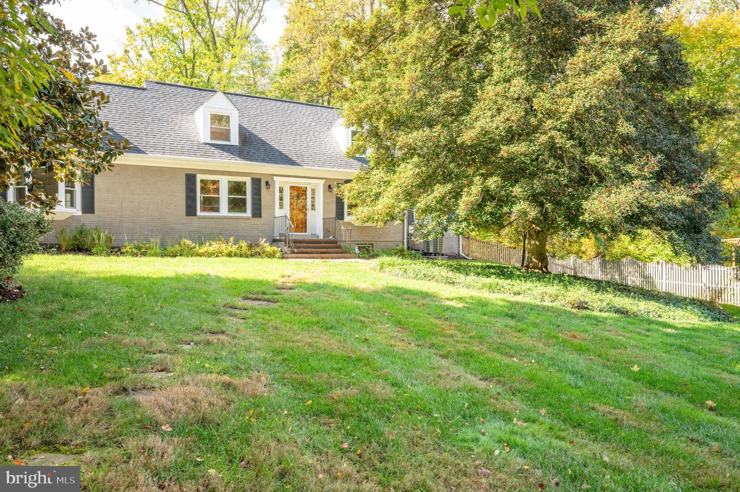 6329 NICHOLSON ST, FALLS CHURCH, Virginia 22044, 4 Bedrooms Bedrooms, 8 Rooms Rooms,3 BathroomsBathrooms,Residential,For sale,6329 NICHOLSON ST,VAFX2275766 MLS # VAFX2275766