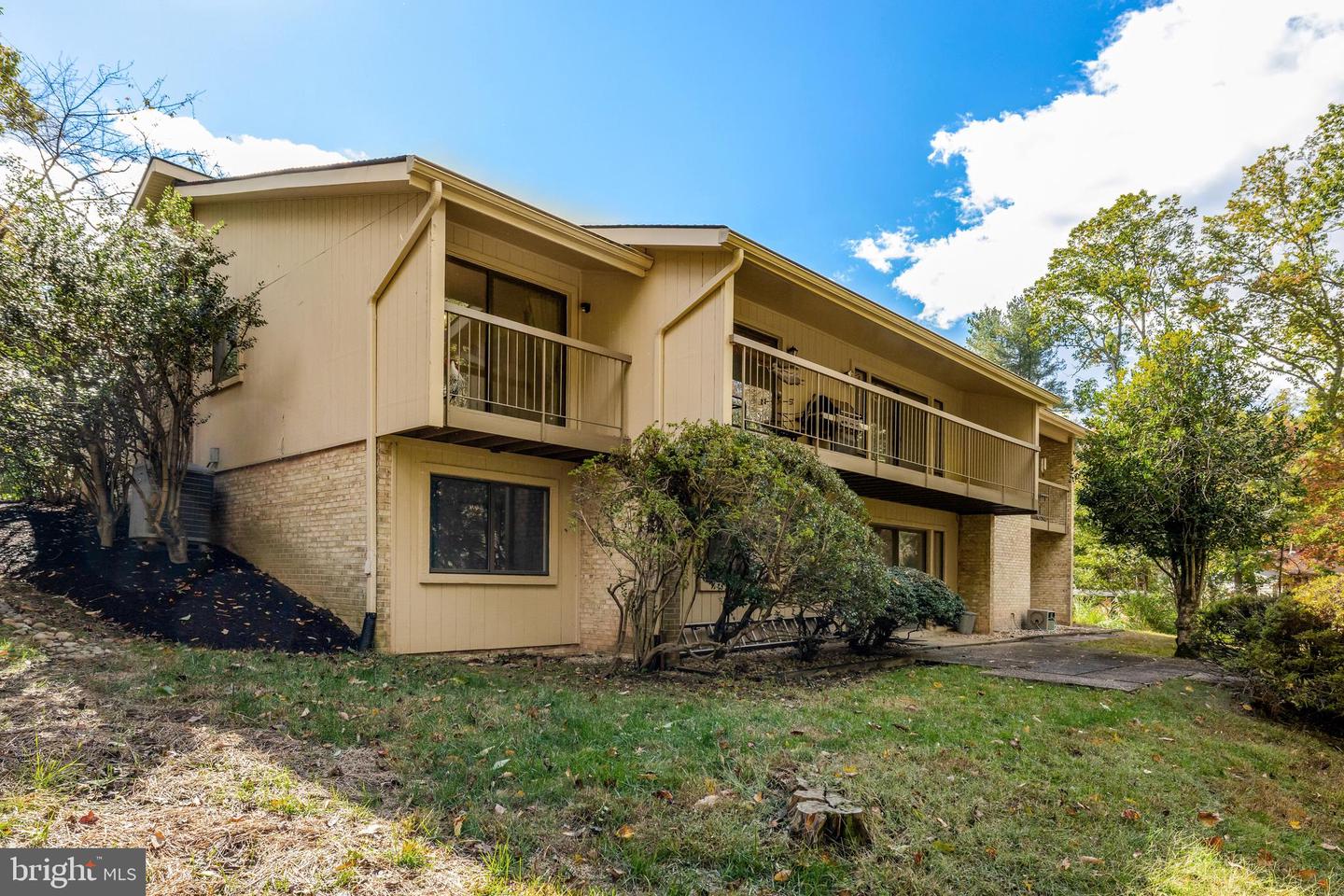 9118 CRICKLEWOOD CT, VIENNA, Virginia 22182, 5 Bedrooms Bedrooms, ,3 BathroomsBathrooms,Residential,For sale,9118 CRICKLEWOOD CT,VAFX2276110 MLS # VAFX2276110