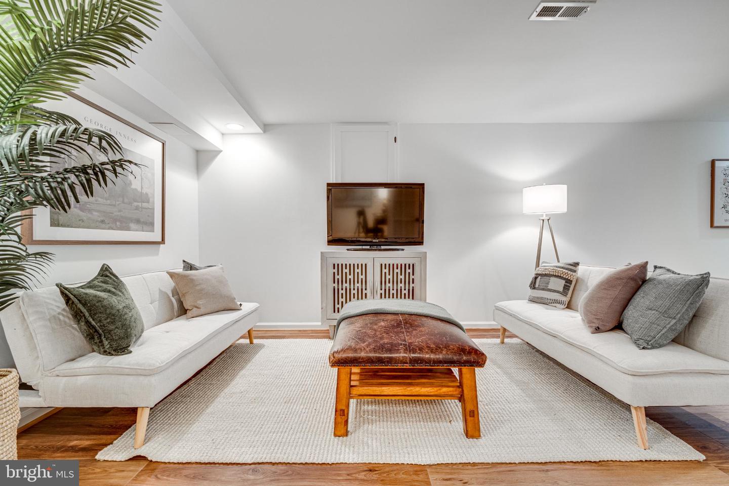 9896 BECKET CT, FAIRFAX, Virginia 22032, 4 Bedrooms Bedrooms, 16 Rooms Rooms,3 BathroomsBathrooms,Residential,For sale,9896 BECKET CT,VAFX2276112 MLS # VAFX2276112