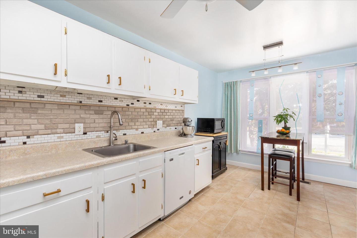 7530 CAMPBELL CT, MANASSAS, Virginia 20109, 3 Bedrooms Bedrooms, ,3 BathroomsBathrooms,Residential,For sale,7530 CAMPBELL CT,VAPW2106788 MLS # VAPW2106788