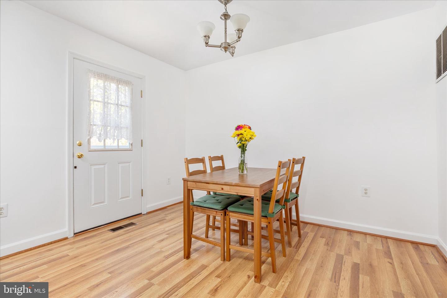 7530 CAMPBELL CT, MANASSAS, Virginia 20109, 3 Bedrooms Bedrooms, ,3 BathroomsBathrooms,Residential,For sale,7530 CAMPBELL CT,VAPW2106788 MLS # VAPW2106788