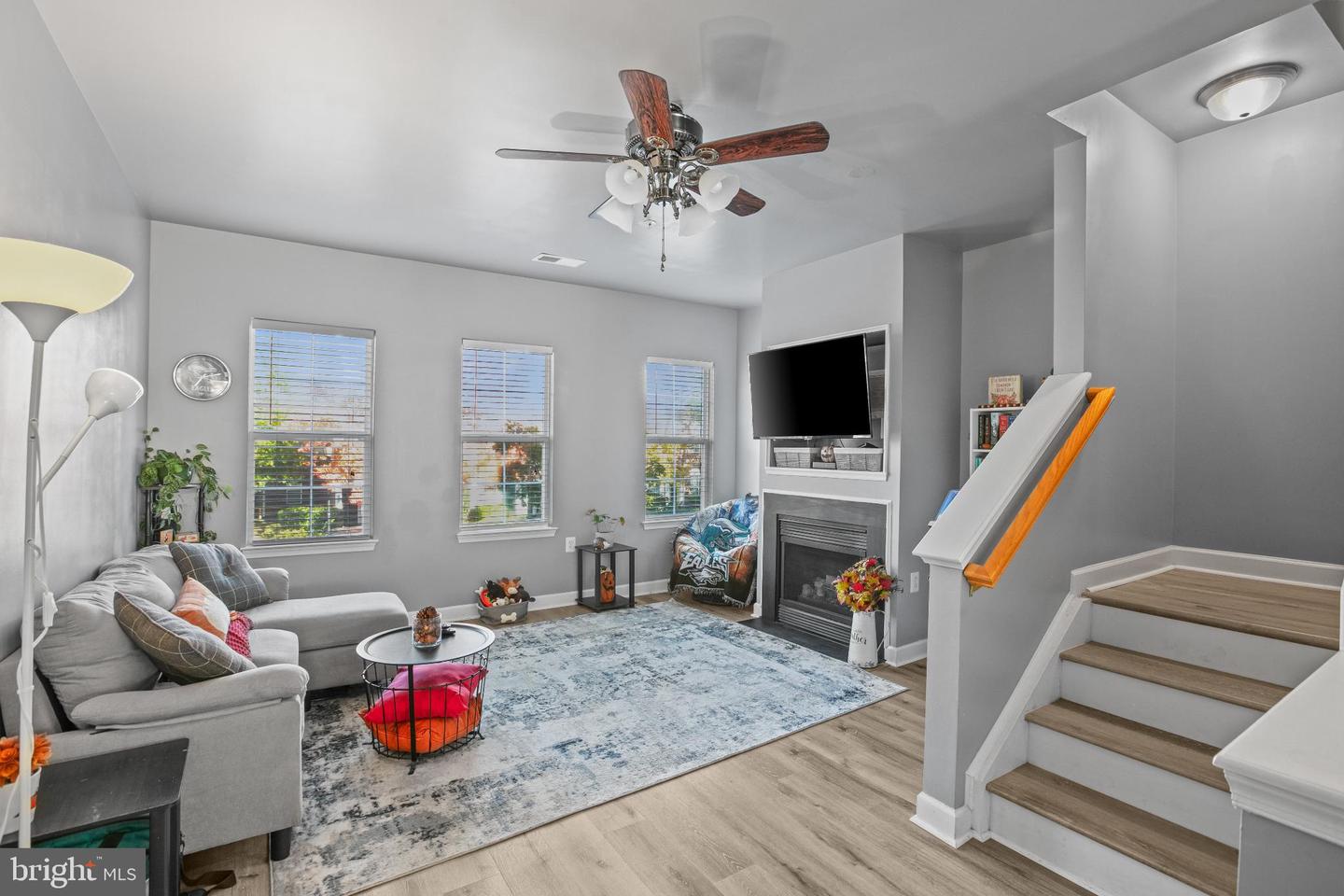 42455 HOLLYHOCK TER, BRAMBLETON, Virginia 20148, 2 Bedrooms Bedrooms, 10 Rooms Rooms,2 BathroomsBathrooms,Residential,For sale,42455 HOLLYHOCK TER,VALO2109740 MLS # VALO2109740