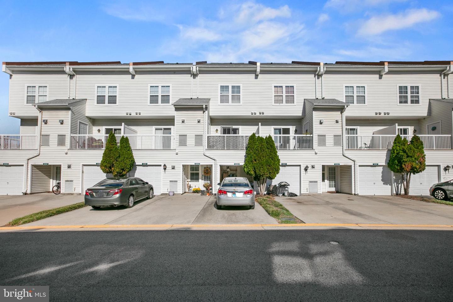 42455 HOLLYHOCK TER, BRAMBLETON, Virginia 20148, 2 Bedrooms Bedrooms, 10 Rooms Rooms,2 BathroomsBathrooms,Residential,For sale,42455 HOLLYHOCK TER,VALO2109740 MLS # VALO2109740