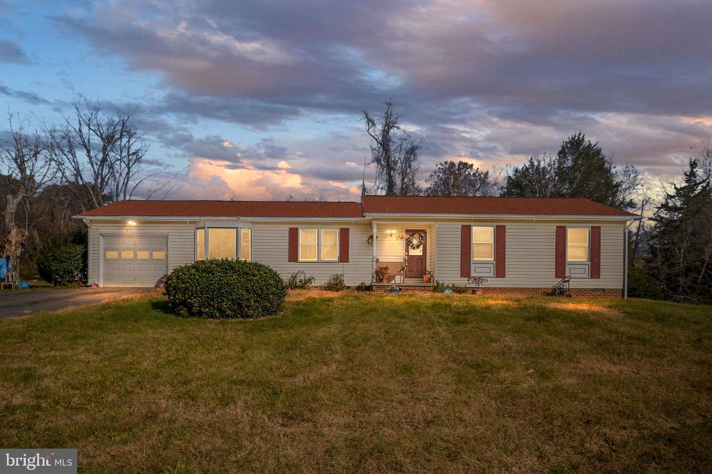 22 LESLIE DR, STAFFORD, Virginia 22556, 3 Bedrooms Bedrooms, ,2 BathroomsBathrooms,Residential,For sale,22 LESLIE DR,VAST2043854 MLS # VAST2043854