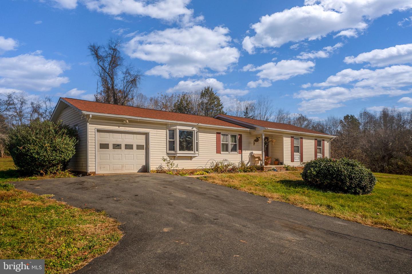 22 LESLIE DR, STAFFORD, Virginia 22556, 3 Bedrooms Bedrooms, ,2 BathroomsBathrooms,Residential,For sale,22 LESLIE DR,VAST2043854 MLS # VAST2043854