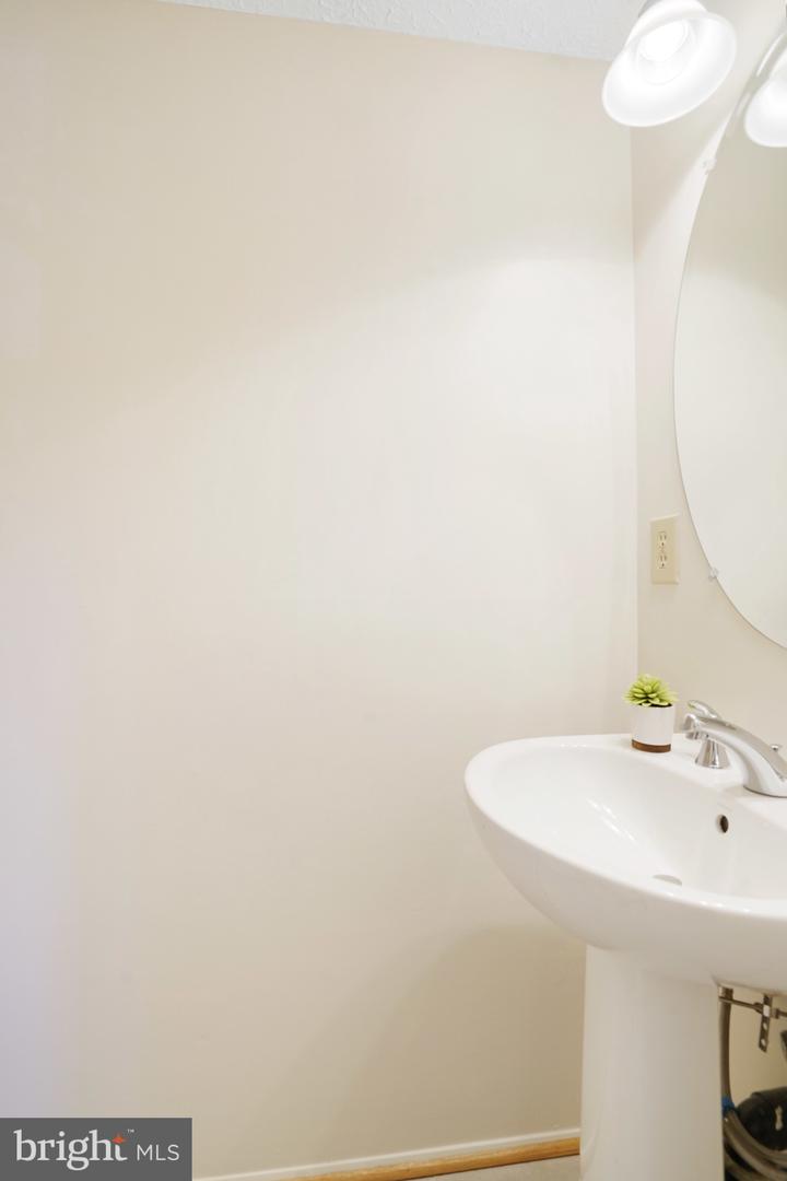 7741 CAMP ALGER AVE, FALLS CHURCH, Virginia 22042, 3 Bedrooms Bedrooms, ,2 BathroomsBathrooms,Residential,For sale,7741 CAMP ALGER AVE,VAFX2276806 MLS # VAFX2276806