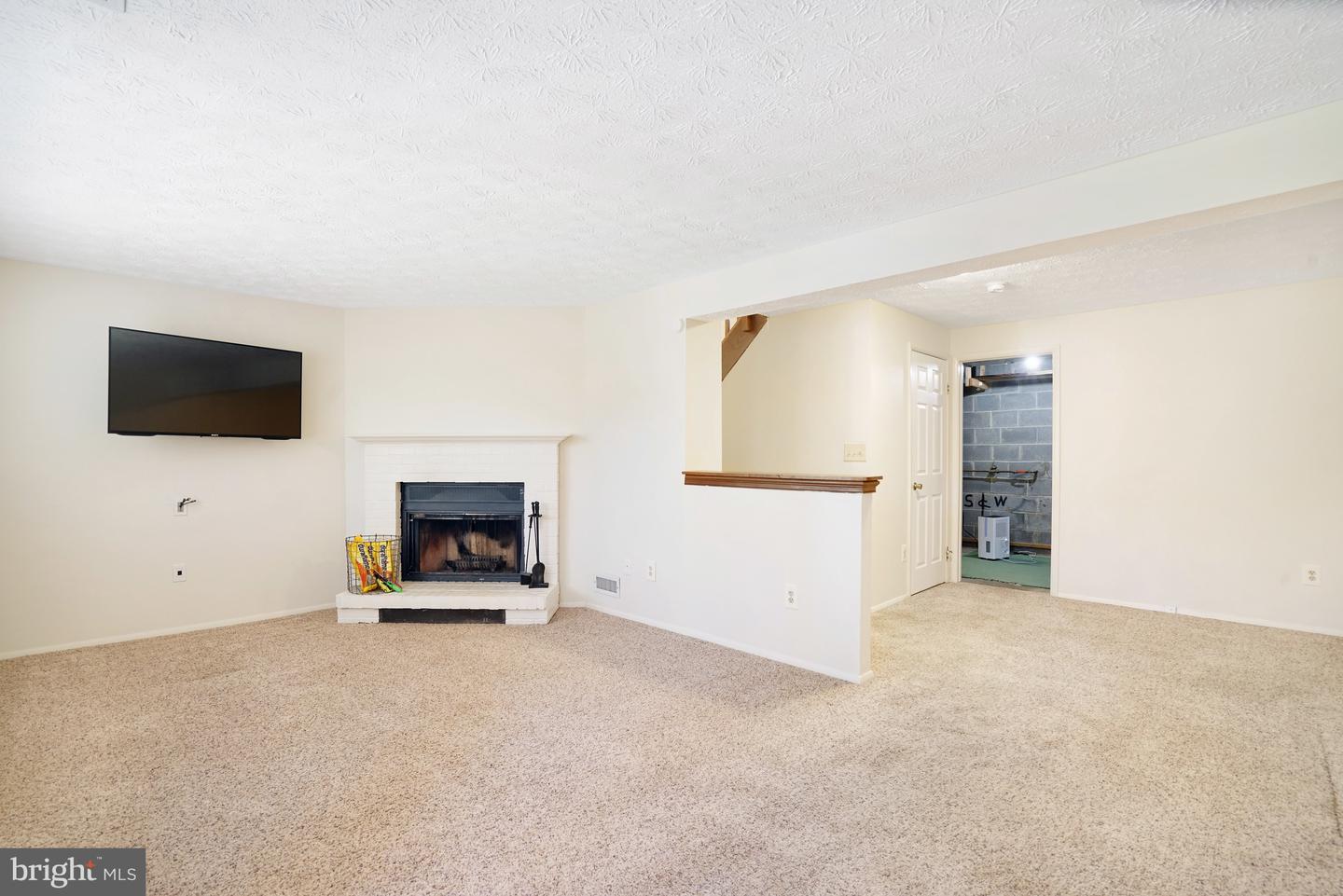 7741 CAMP ALGER AVE, FALLS CHURCH, Virginia 22042, 3 Bedrooms Bedrooms, ,2 BathroomsBathrooms,Residential,For sale,7741 CAMP ALGER AVE,VAFX2276806 MLS # VAFX2276806