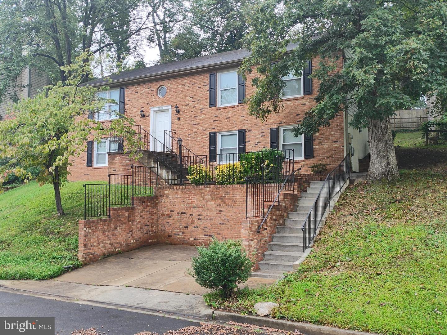 15712 BRANDYWINE RD, DUMFRIES, Virginia 22025, 4 Bedrooms Bedrooms, ,3 BathroomsBathrooms,Residential,For sale,15712 BRANDYWINE RD,VAPW2106946 MLS # VAPW2106946