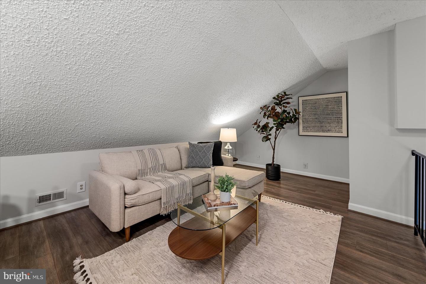 2950 S COLUMBUS ST #C1, ARLINGTON, Virginia 22206, 2 Bedrooms Bedrooms, ,1 BathroomBathrooms,Residential,For sale,2950 S COLUMBUS ST #C1,VAAX2051408 MLS # VAAX2051408