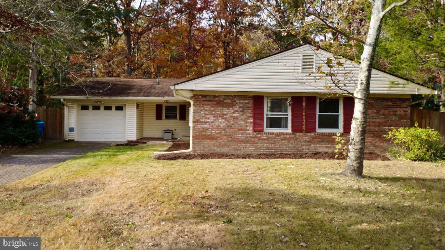 8804 STRAUSE, SPRINGFIELD, Virginia 22153, 3 Bedrooms Bedrooms, 5 Rooms Rooms,2 BathroomsBathrooms,Residential,For sale,8804 STRAUSE,VAFX2277458 MLS # VAFX2277458