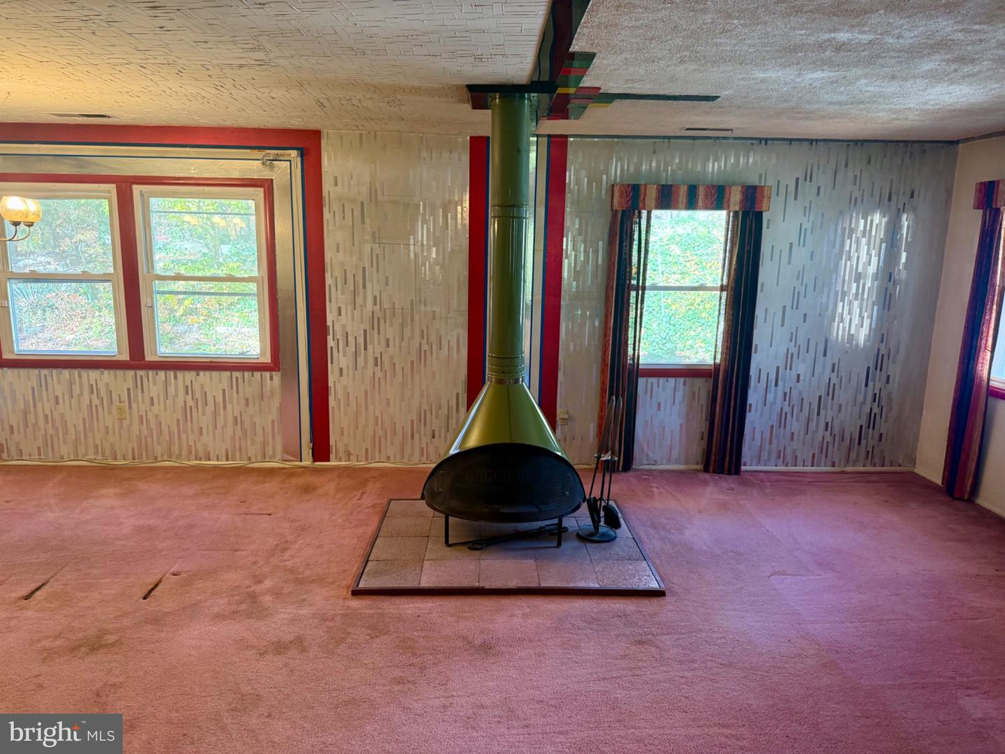 8804 STRAUSE, SPRINGFIELD, Virginia 22153, 3 Bedrooms Bedrooms, 5 Rooms Rooms,2 BathroomsBathrooms,Residential,For sale,8804 STRAUSE,VAFX2277458 MLS # VAFX2277458