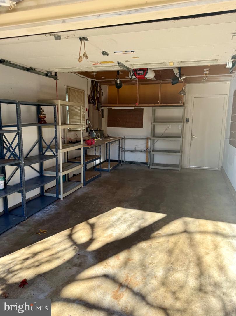 8804 STRAUSE, SPRINGFIELD, Virginia 22153, 3 Bedrooms Bedrooms, 5 Rooms Rooms,2 BathroomsBathrooms,Residential,For sale,8804 STRAUSE,VAFX2277458 MLS # VAFX2277458