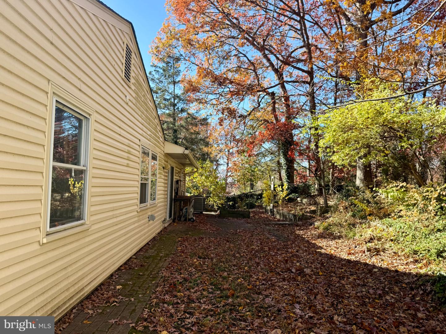 8804 STRAUSE, SPRINGFIELD, Virginia 22153, 3 Bedrooms Bedrooms, 5 Rooms Rooms,2 BathroomsBathrooms,Residential,For sale,8804 STRAUSE,VAFX2277458 MLS # VAFX2277458