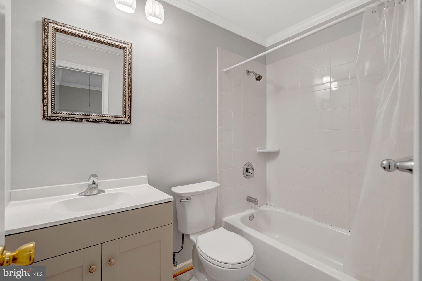 13776 FLOWING BROOK CT #31-A, CHANTILLY, Virginia 20151, 3 Bedrooms Bedrooms, ,2 BathroomsBathrooms,Residential,For sale,13776 FLOWING BROOK CT #31-A,VAFX2277524 MLS # VAFX2277524