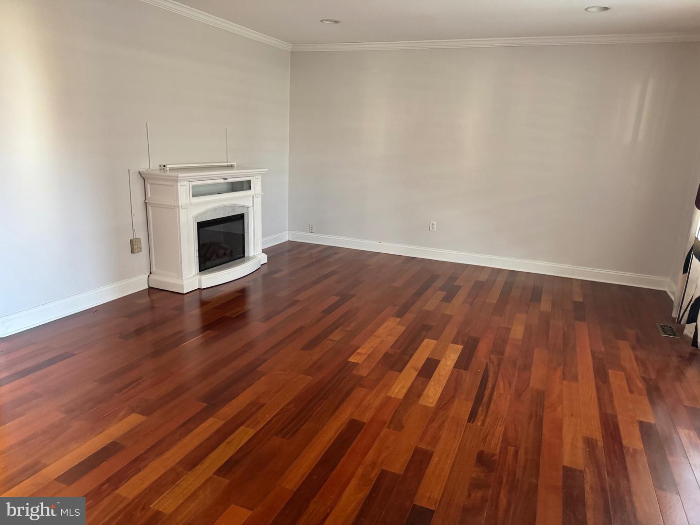 4303 MARKWOOD LN, FAIRFAX, Virginia 22033, 4 Bedrooms Bedrooms, ,2 BathroomsBathrooms,Residential,For sale,4303 MARKWOOD LN,VAFX2277558 MLS # VAFX2277558 4303 MARKWOOD LN, FAIRFAX, Virginia 22033, 4 Bedrooms Bedrooms, ,2 BathroomsBathrooms,Residential,For sale,4303 MARKWOOD LN,VAFX2277558 MLS # VAFX2277558