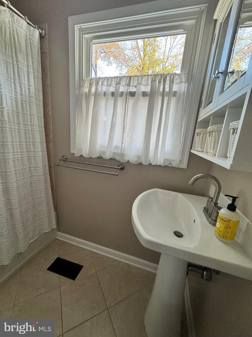 4303 MARKWOOD LN, FAIRFAX, Virginia 22033, 4 Bedrooms Bedrooms, ,2 BathroomsBathrooms,Residential,For sale,4303 MARKWOOD LN,VAFX2277558 MLS # VAFX2277558 4303 MARKWOOD LN, FAIRFAX, Virginia 22033, 4 Bedrooms Bedrooms, ,2 BathroomsBathrooms,Residential,For sale,4303 MARKWOOD LN,VAFX2277558 MLS # VAFX2277558