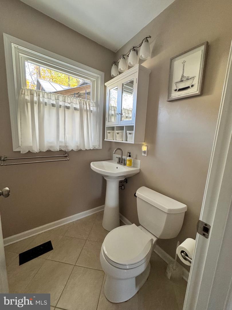 4303 MARKWOOD LN, FAIRFAX, Virginia 22033, 4 Bedrooms Bedrooms, ,2 BathroomsBathrooms,Residential,For sale,4303 MARKWOOD LN,VAFX2277558 MLS # VAFX2277558 4303 MARKWOOD LN, FAIRFAX, Virginia 22033, 4 Bedrooms Bedrooms, ,2 BathroomsBathrooms,Residential,For sale,4303 MARKWOOD LN,VAFX2277558 MLS # VAFX2277558