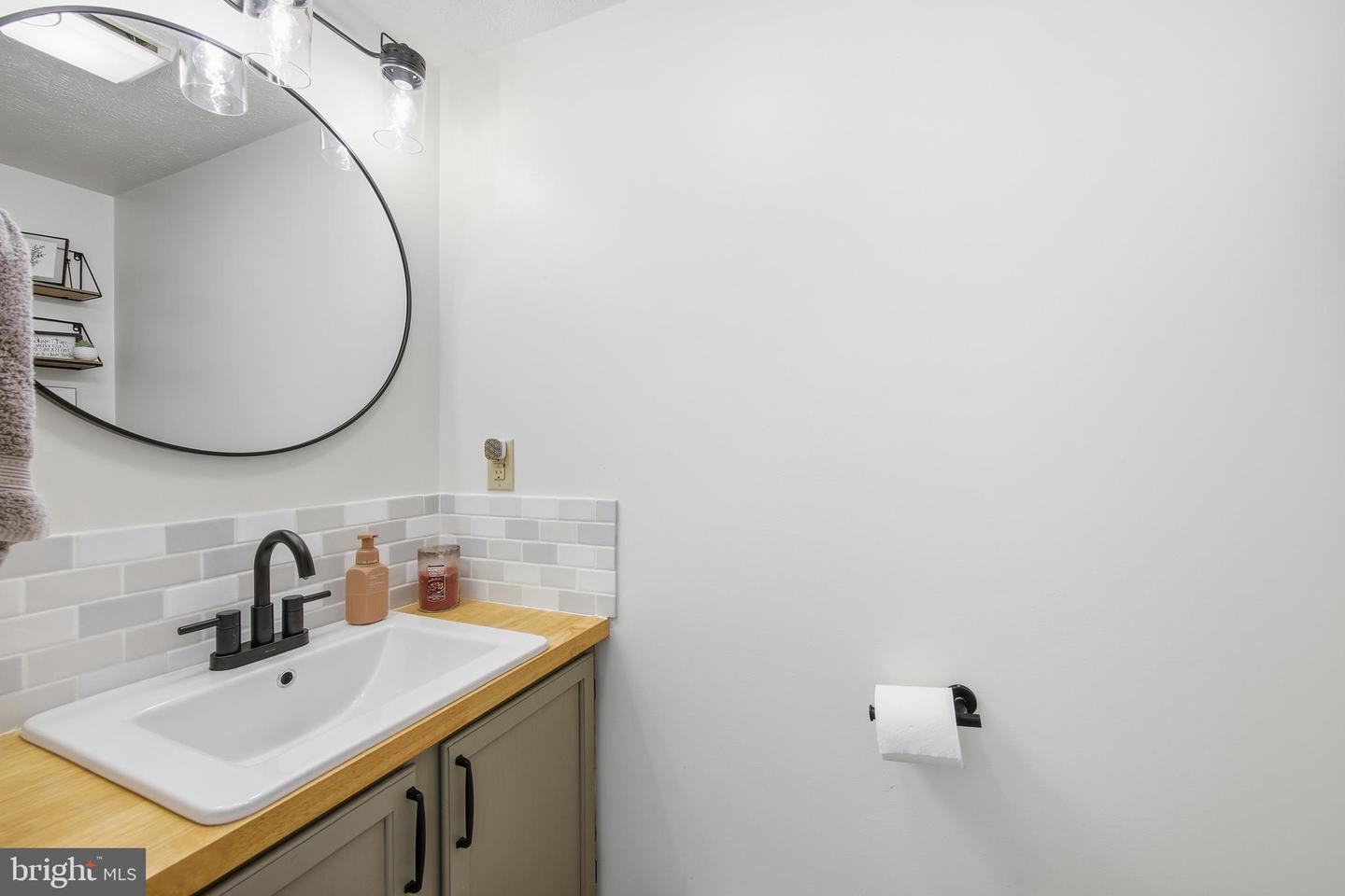 163 E RESERVOIR RD, WOODSTOCK, Virginia 22664, 2 Bedrooms Bedrooms, ,1 BathroomBathrooms,Residential,For sale,163 E RESERVOIR RD,VASH2012924 MLS # VASH2012924