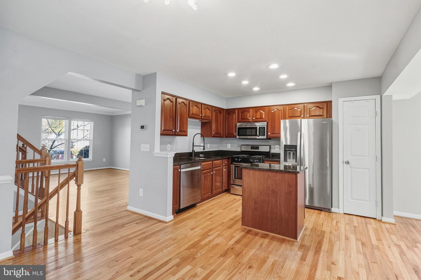 134 SHIRLEY SQ SE, LEESBURG, Virginia 20175, 3 Bedrooms Bedrooms, ,3 BathroomsBathrooms,Residential,For sale,134 SHIRLEY SQ SE,VALO2110484 MLS # VALO2110484