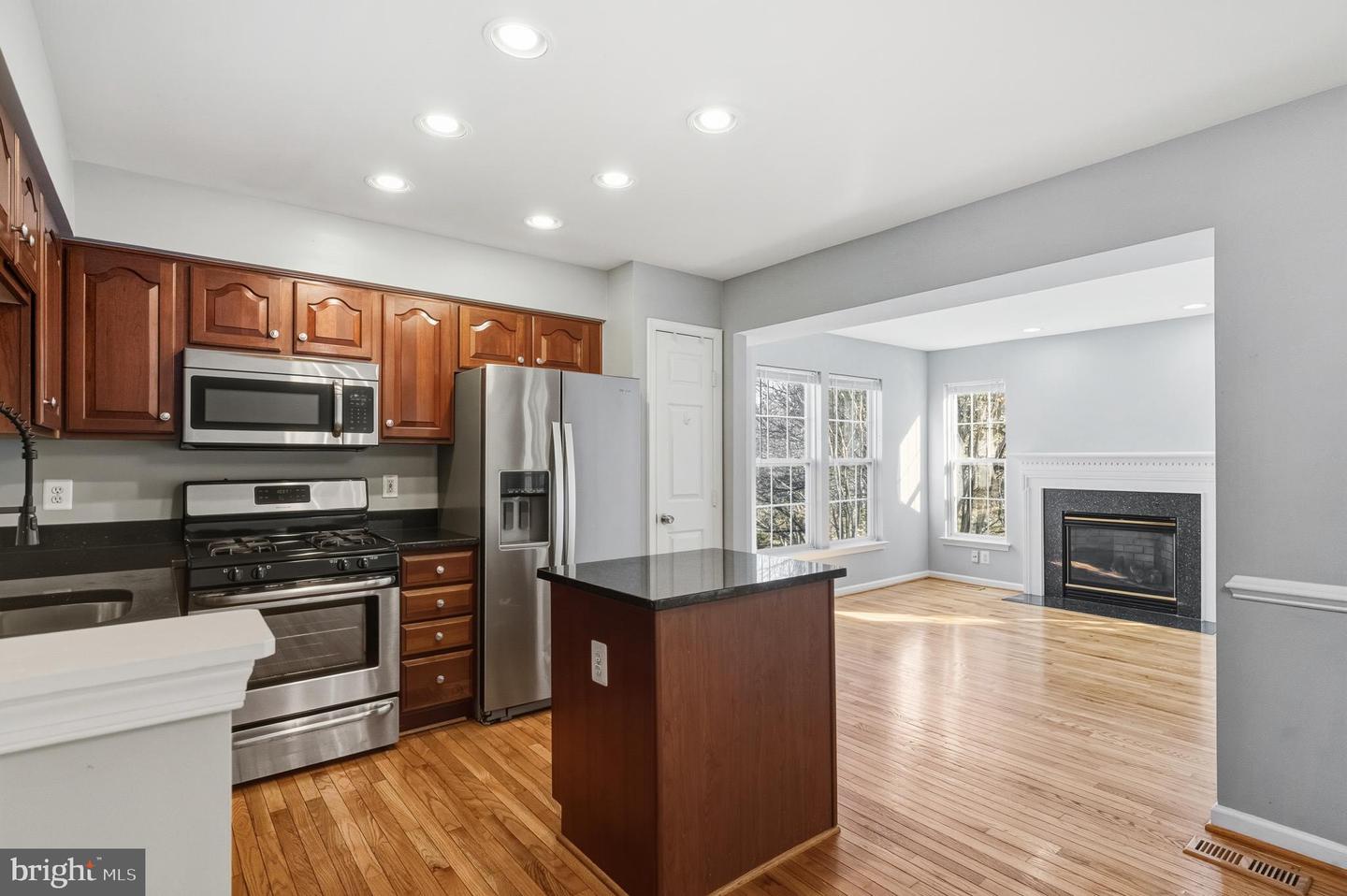 134 SHIRLEY SQ SE, LEESBURG, Virginia 20175, 3 Bedrooms Bedrooms, ,3 BathroomsBathrooms,Residential,For sale,134 SHIRLEY SQ SE,VALO2110484 MLS # VALO2110484