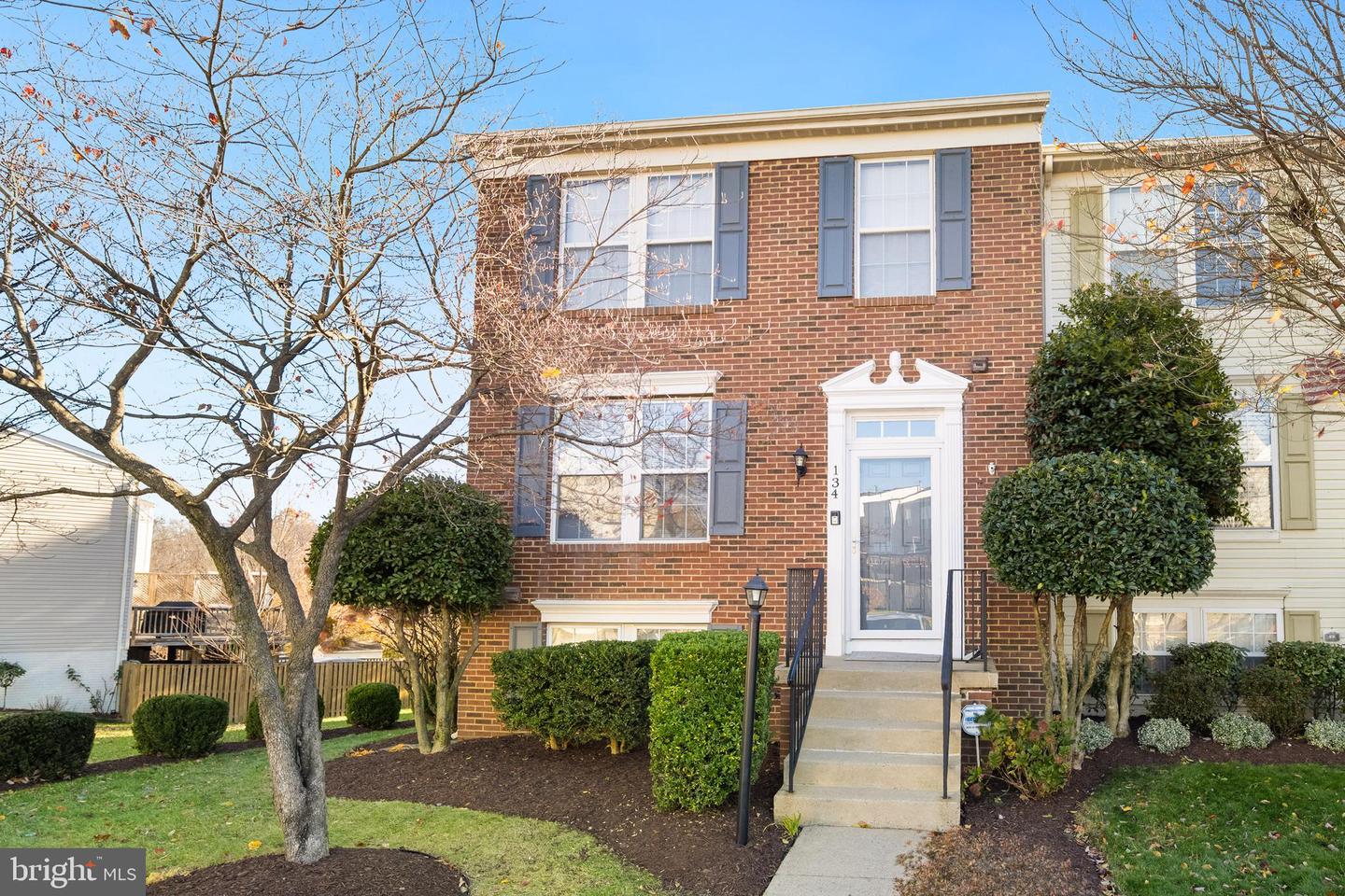 134 SHIRLEY SQ SE, LEESBURG, Virginia 20175, 3 Bedrooms Bedrooms, ,3 BathroomsBathrooms,Residential,For sale,134 SHIRLEY SQ SE,VALO2110484 MLS # VALO2110484