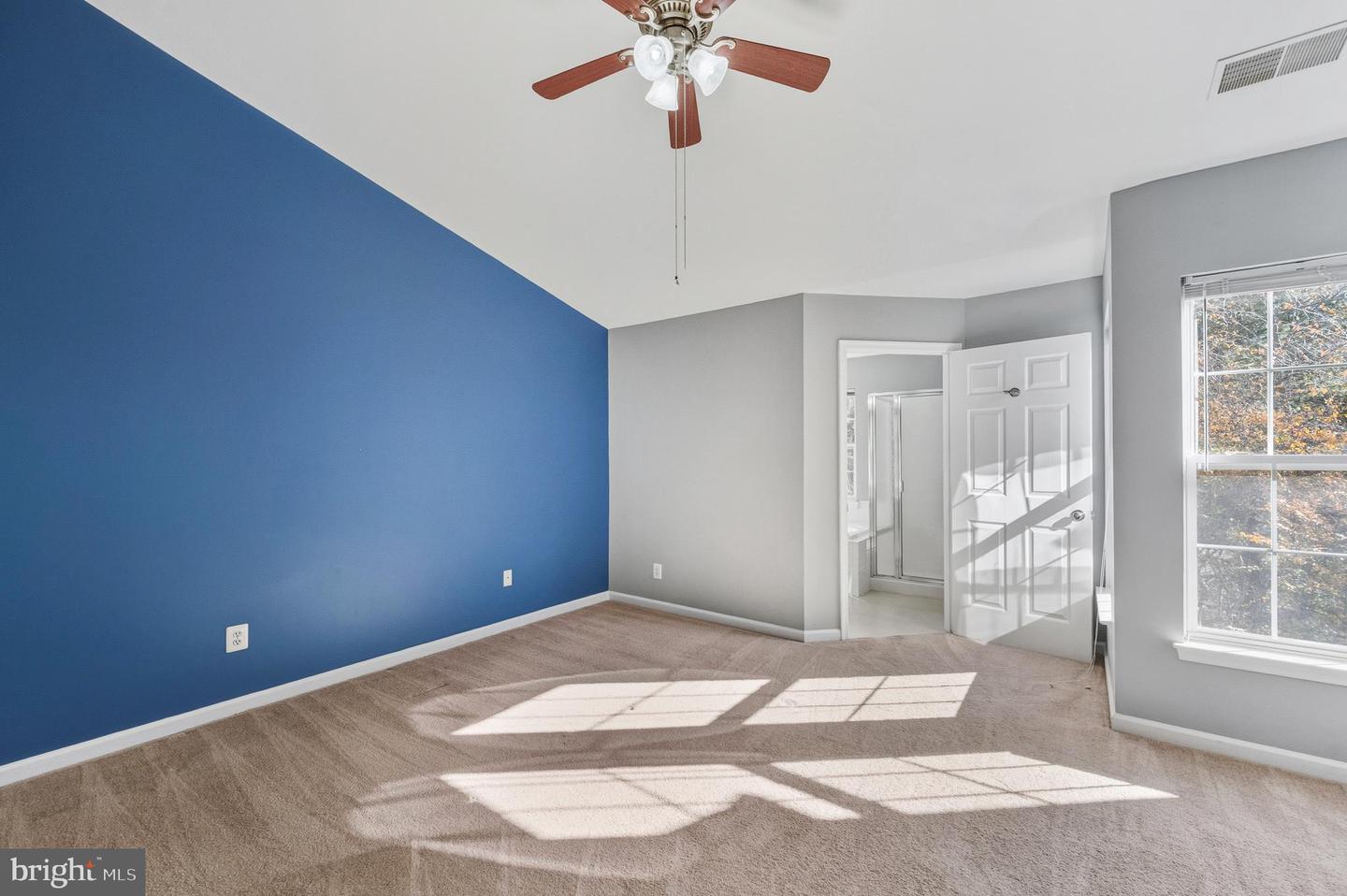 134 SHIRLEY SQ SE, LEESBURG, Virginia 20175, 3 Bedrooms Bedrooms, ,3 BathroomsBathrooms,Residential,For sale,134 SHIRLEY SQ SE,VALO2110484 MLS # VALO2110484