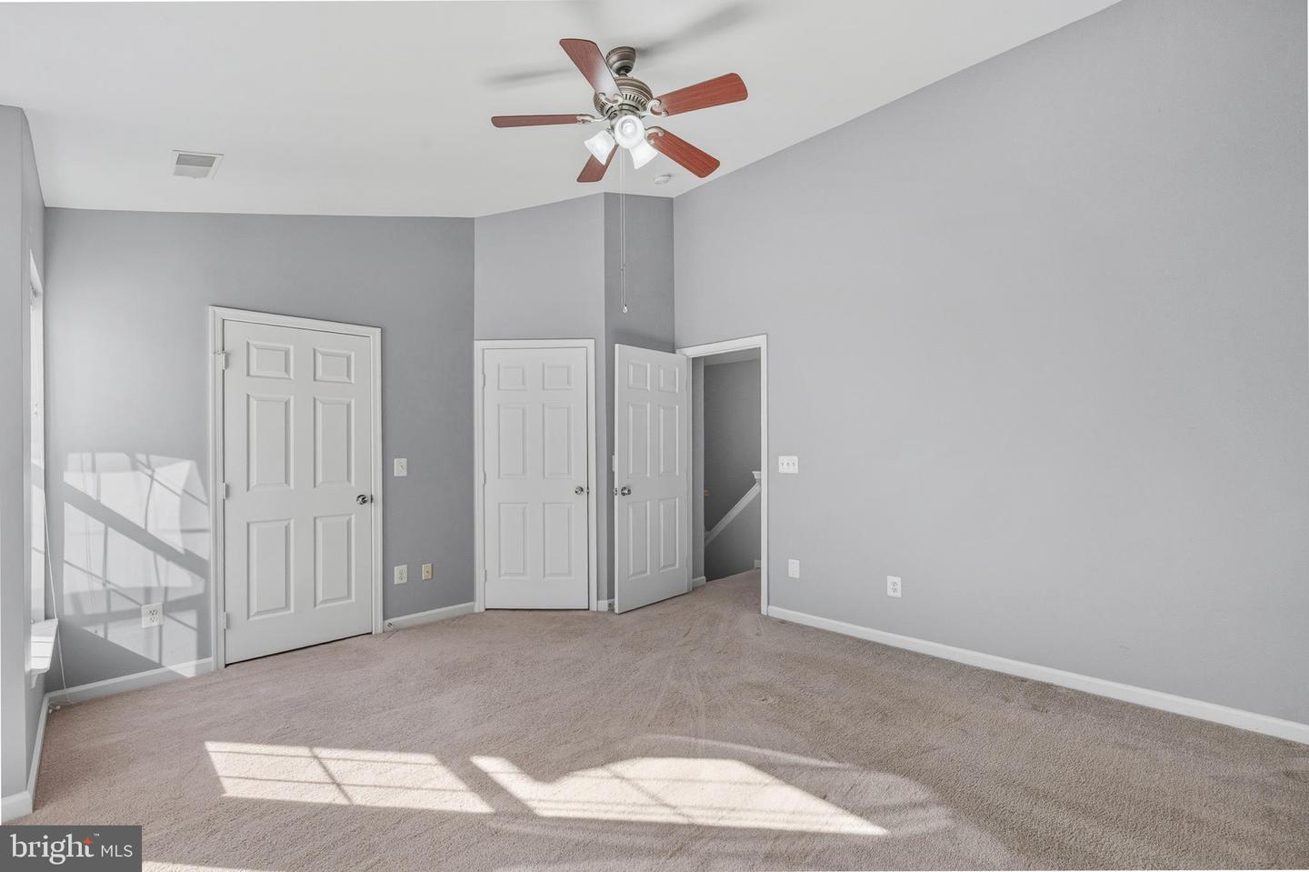 134 SHIRLEY SQ SE, LEESBURG, Virginia 20175, 3 Bedrooms Bedrooms, ,3 BathroomsBathrooms,Residential,For sale,134 SHIRLEY SQ SE,VALO2110484 MLS # VALO2110484