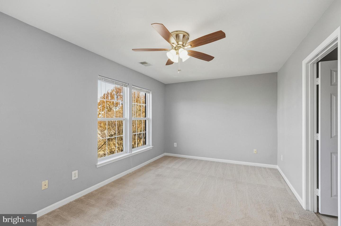 134 SHIRLEY SQ SE, LEESBURG, Virginia 20175, 3 Bedrooms Bedrooms, ,3 BathroomsBathrooms,Residential,For sale,134 SHIRLEY SQ SE,VALO2110484 MLS # VALO2110484