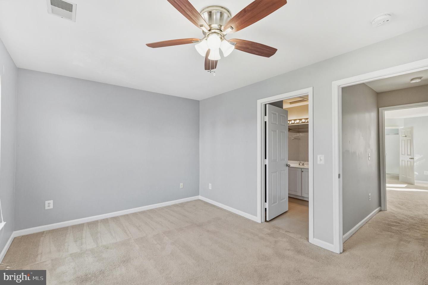 134 SHIRLEY SQ SE, LEESBURG, Virginia 20175, 3 Bedrooms Bedrooms, ,3 BathroomsBathrooms,Residential,For sale,134 SHIRLEY SQ SE,VALO2110484 MLS # VALO2110484