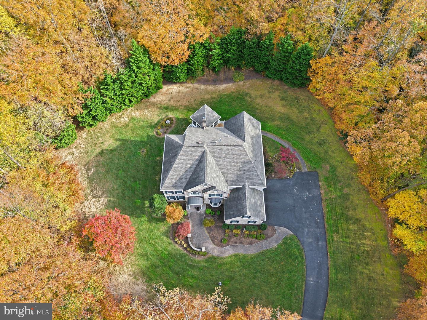 9712 THORN BUSH DR, FAIRFAX STATION, Virginia 22039, 5 Bedrooms Bedrooms, ,4 BathroomsBathrooms,Residential,For sale,9712 THORN BUSH DR,VAFX2277632 MLS # VAFX2277632