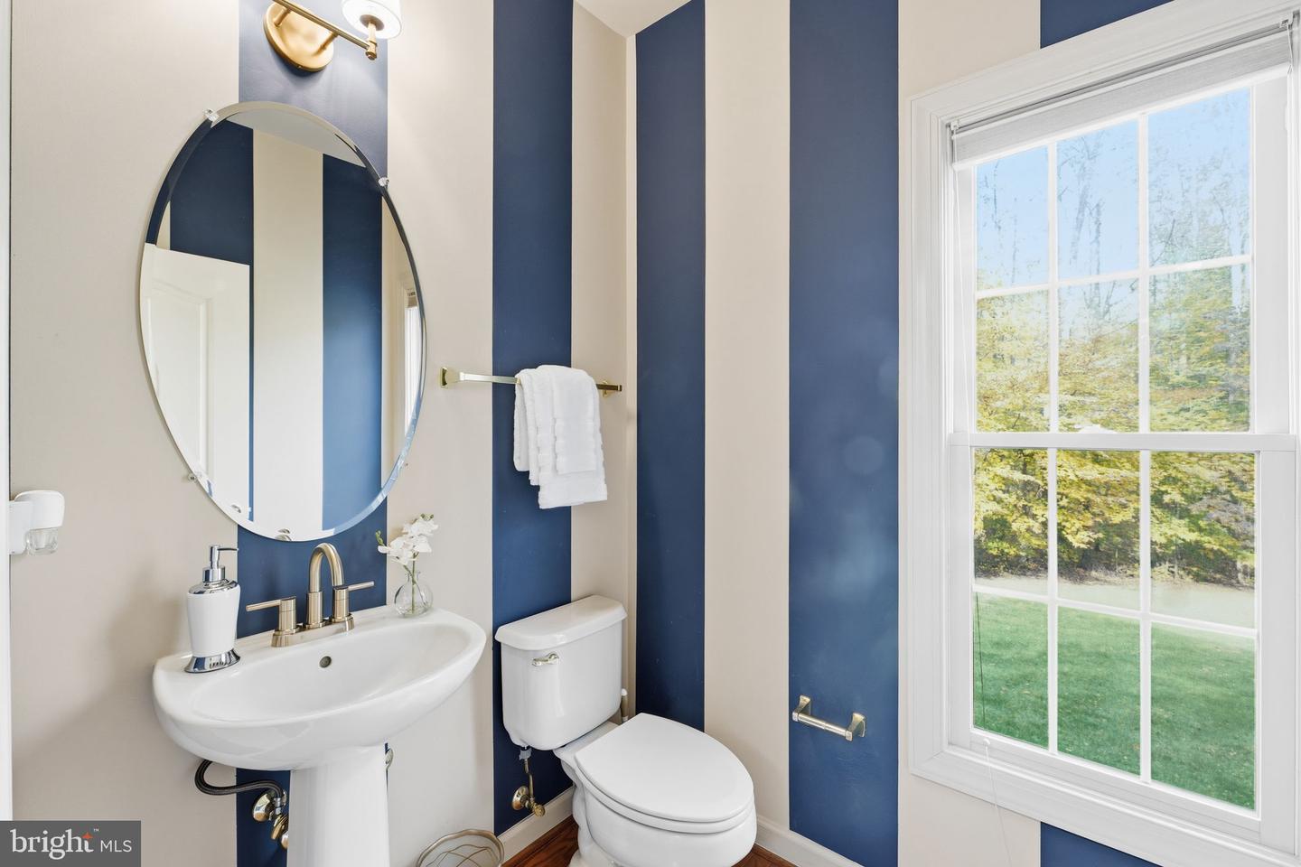 9712 THORN BUSH DR, FAIRFAX STATION, Virginia 22039, 5 Bedrooms Bedrooms, ,4 BathroomsBathrooms,Residential,For sale,9712 THORN BUSH DR,VAFX2277632 MLS # VAFX2277632