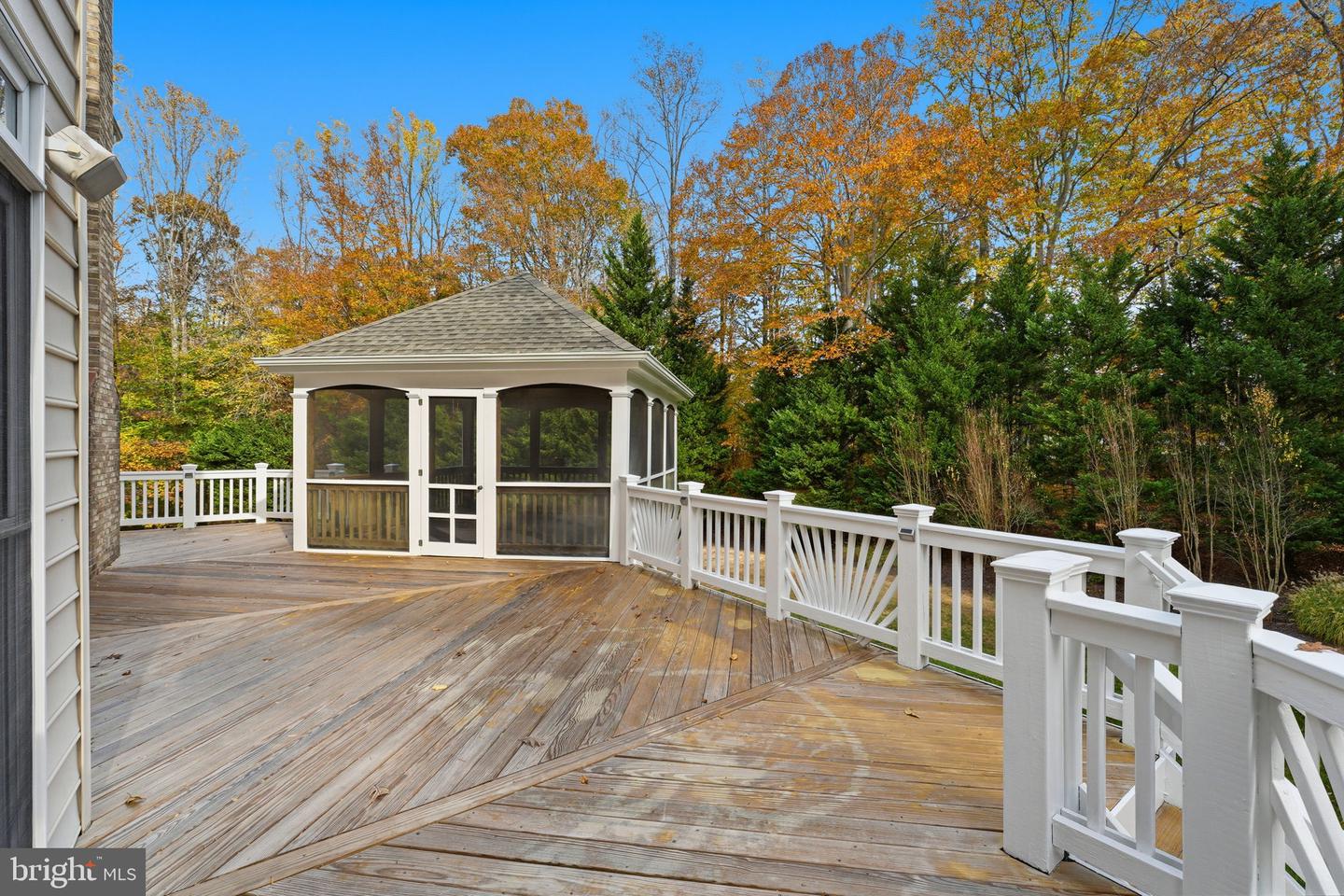 9712 THORN BUSH DR, FAIRFAX STATION, Virginia 22039, 5 Bedrooms Bedrooms, ,4 BathroomsBathrooms,Residential,For sale,9712 THORN BUSH DR,VAFX2277632 MLS # VAFX2277632