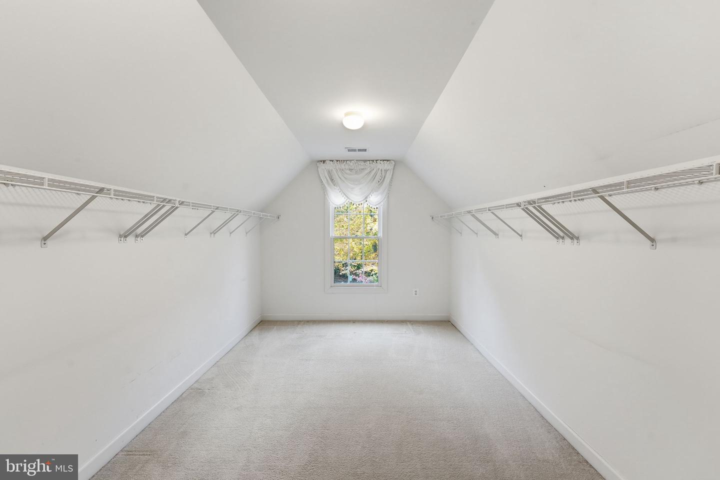 9712 THORN BUSH DR, FAIRFAX STATION, Virginia 22039, 5 Bedrooms Bedrooms, ,4 BathroomsBathrooms,Residential,For sale,9712 THORN BUSH DR,VAFX2277632 MLS # VAFX2277632