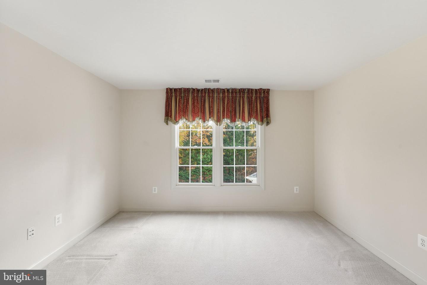 9712 THORN BUSH DR, FAIRFAX STATION, Virginia 22039, 5 Bedrooms Bedrooms, ,4 BathroomsBathrooms,Residential,For sale,9712 THORN BUSH DR,VAFX2277632 MLS # VAFX2277632