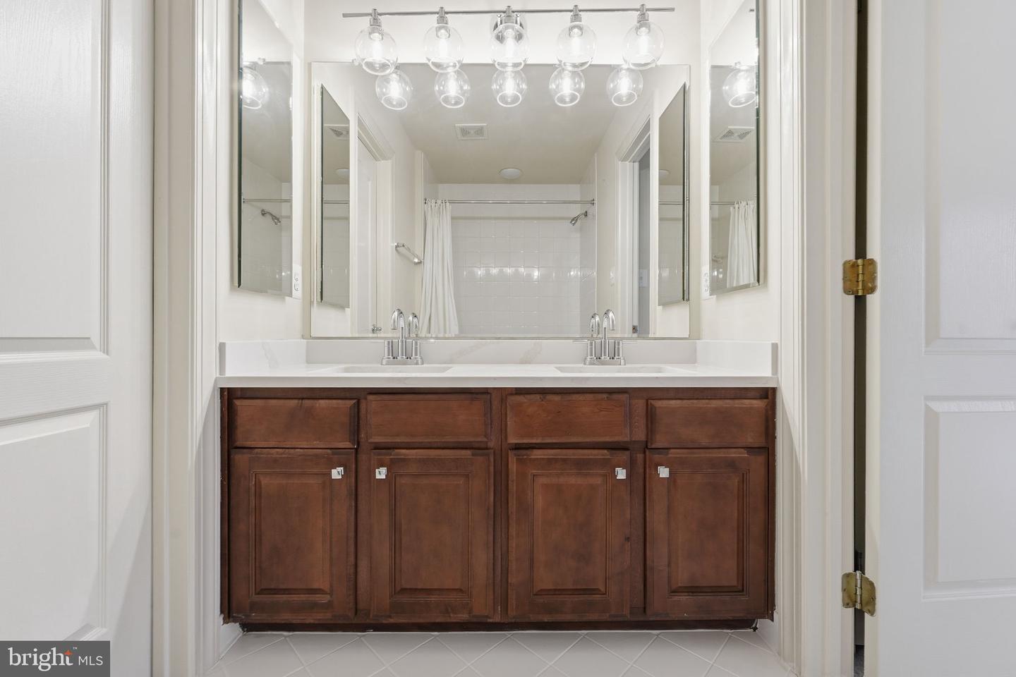 9712 THORN BUSH DR, FAIRFAX STATION, Virginia 22039, 5 Bedrooms Bedrooms, ,4 BathroomsBathrooms,Residential,For sale,9712 THORN BUSH DR,VAFX2277632 MLS # VAFX2277632