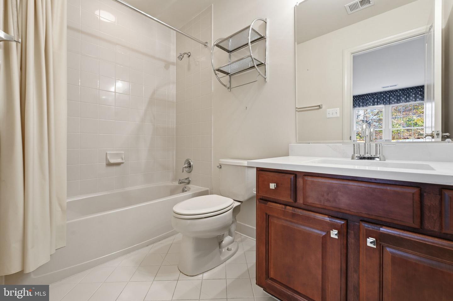 9712 THORN BUSH DR, FAIRFAX STATION, Virginia 22039, 5 Bedrooms Bedrooms, ,4 BathroomsBathrooms,Residential,For sale,9712 THORN BUSH DR,VAFX2277632 MLS # VAFX2277632