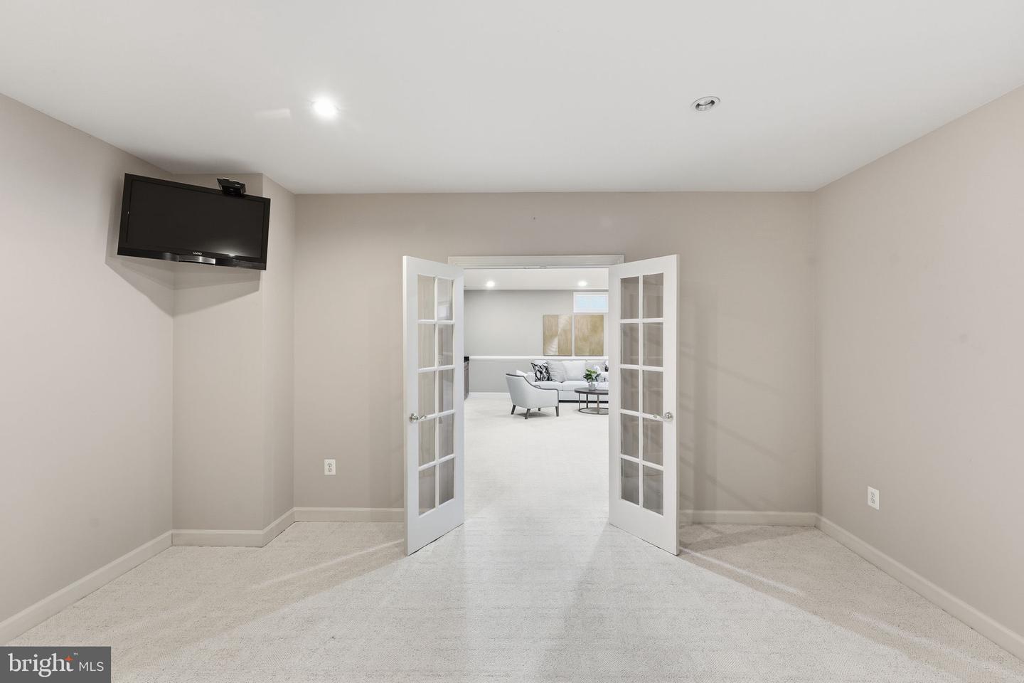 9712 THORN BUSH DR, FAIRFAX STATION, Virginia 22039, 5 Bedrooms Bedrooms, ,4 BathroomsBathrooms,Residential,For sale,9712 THORN BUSH DR,VAFX2277632 MLS # VAFX2277632