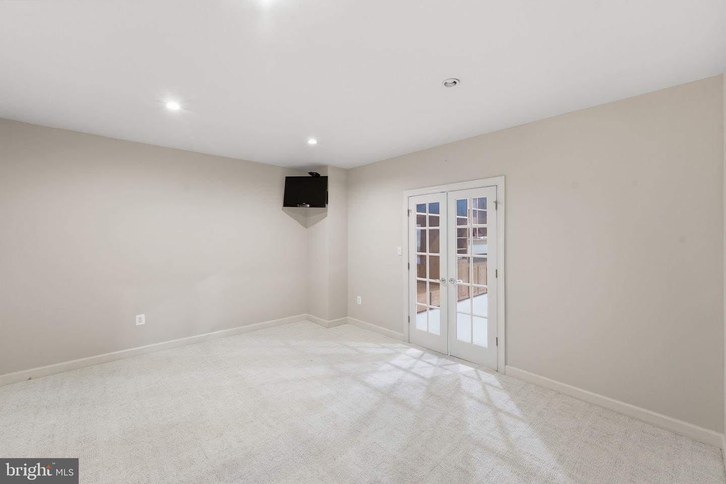 9712 THORN BUSH DR, FAIRFAX STATION, Virginia 22039, 5 Bedrooms Bedrooms, ,4 BathroomsBathrooms,Residential,For sale,9712 THORN BUSH DR,VAFX2277632 MLS # VAFX2277632