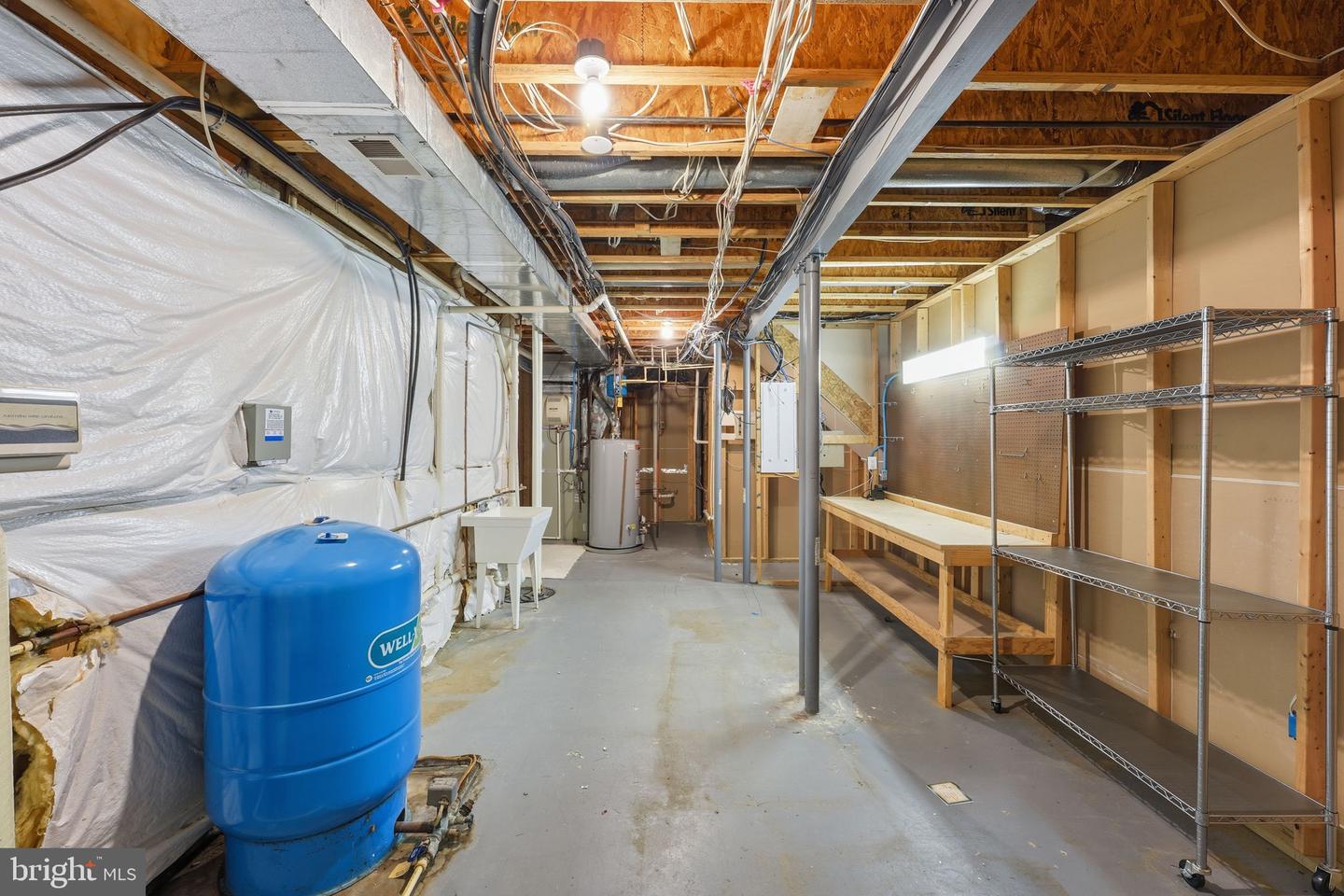 9712 THORN BUSH DR, FAIRFAX STATION, Virginia 22039, 5 Bedrooms Bedrooms, ,4 BathroomsBathrooms,Residential,For sale,9712 THORN BUSH DR,VAFX2277632 MLS # VAFX2277632