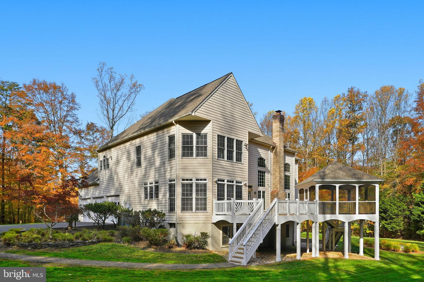 9712 THORN BUSH DR, FAIRFAX STATION, Virginia 22039, 5 Bedrooms Bedrooms, ,4 BathroomsBathrooms,Residential,For sale,9712 THORN BUSH DR,VAFX2277632 MLS # VAFX2277632