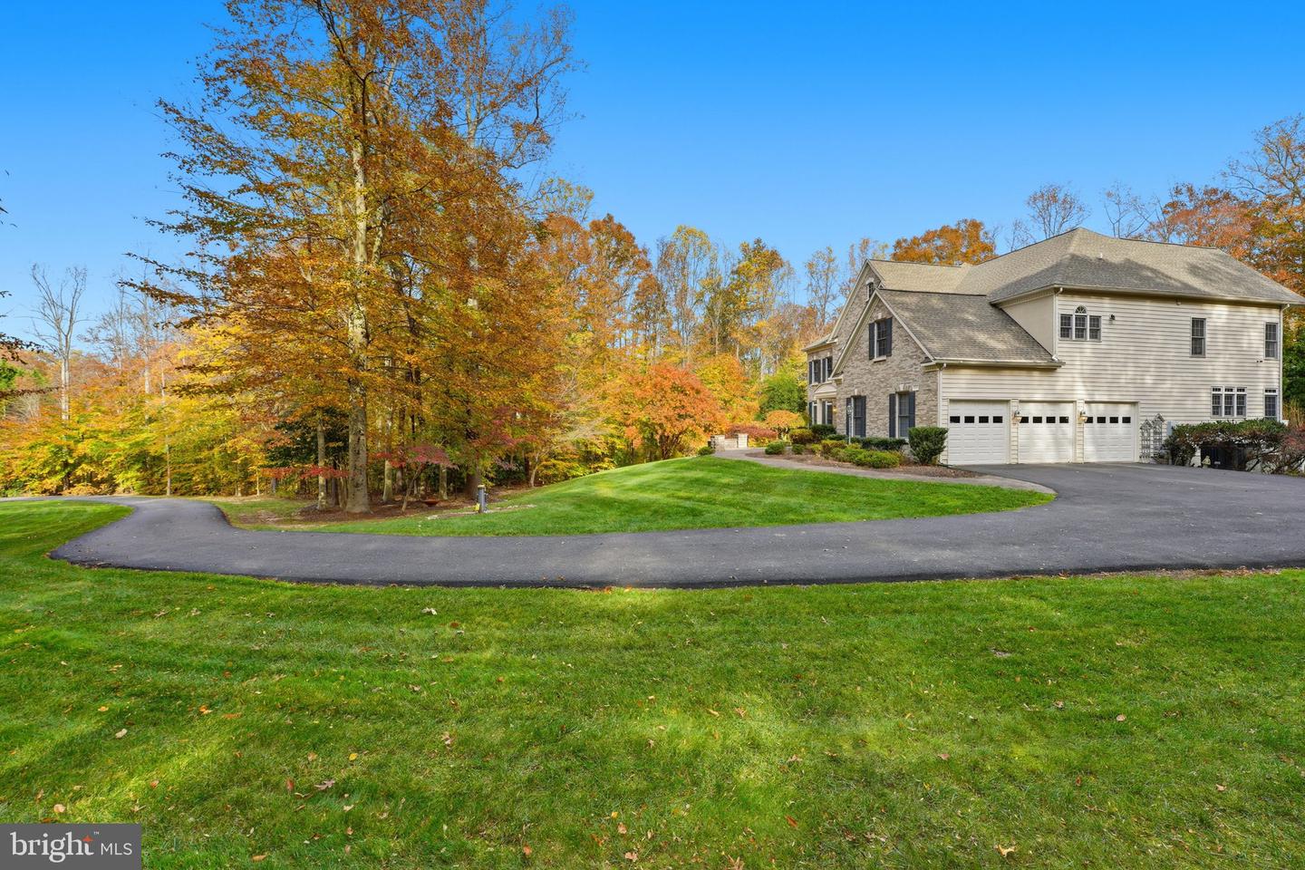 9712 THORN BUSH DR, FAIRFAX STATION, Virginia 22039, 5 Bedrooms Bedrooms, ,4 BathroomsBathrooms,Residential,For sale,9712 THORN BUSH DR,VAFX2277632 MLS # VAFX2277632