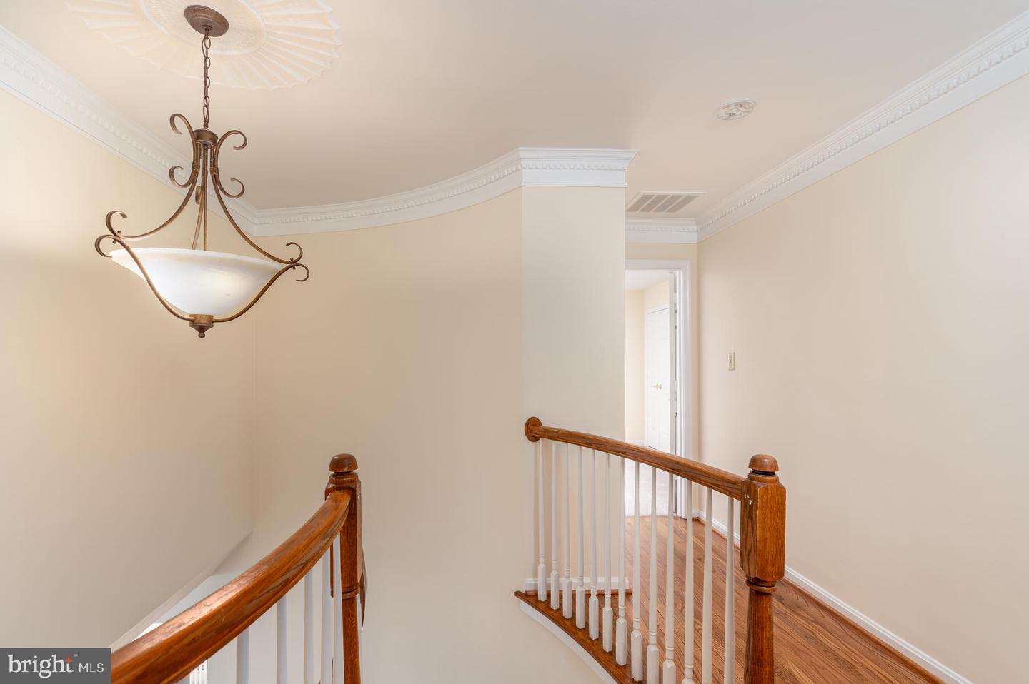 8010 MERRY OAKS LN, VIENNA, Virginia 22182, 3 Bedrooms Bedrooms, ,2 BathroomsBathrooms,Residential,For sale,8010 MERRY OAKS LN,VAFX2277796 MLS # VAFX2277796