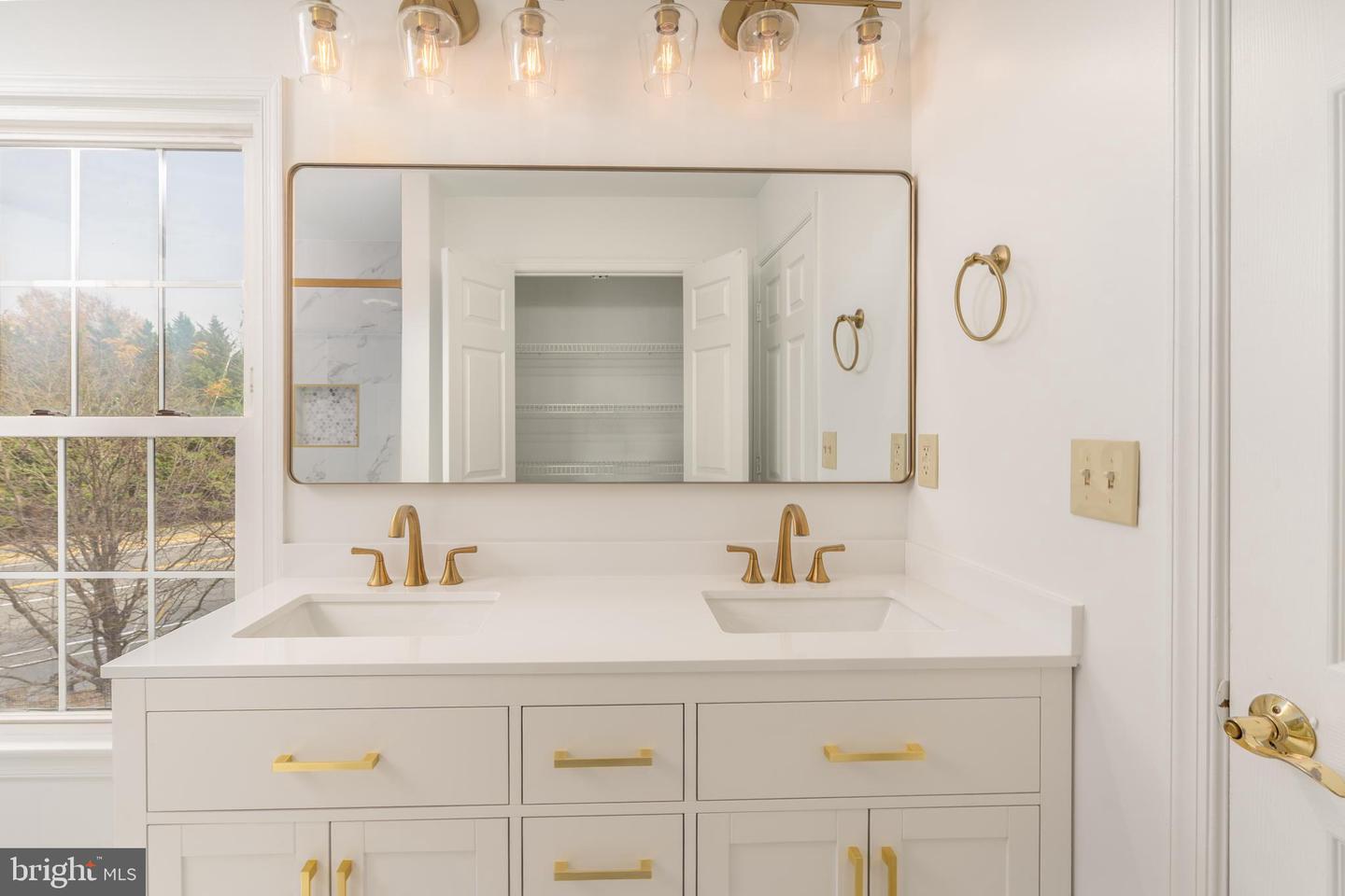 8010 MERRY OAKS LN, VIENNA, Virginia 22182, 3 Bedrooms Bedrooms, ,2 BathroomsBathrooms,Residential,For sale,8010 MERRY OAKS LN,VAFX2277796 MLS # VAFX2277796