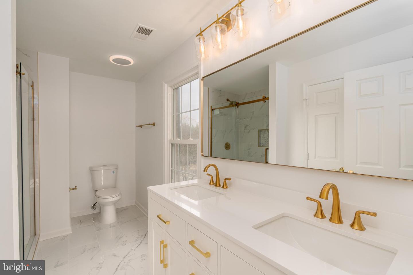 8010 MERRY OAKS LN, VIENNA, Virginia 22182, 3 Bedrooms Bedrooms, ,2 BathroomsBathrooms,Residential,For sale,8010 MERRY OAKS LN,VAFX2277796 MLS # VAFX2277796