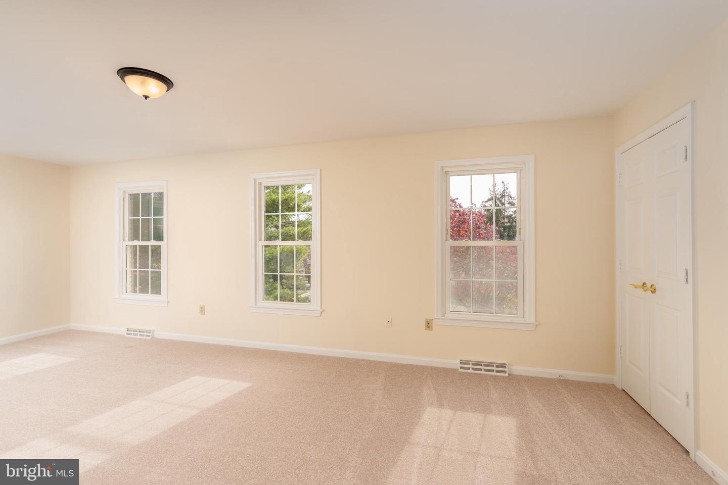 8010 MERRY OAKS LN, VIENNA, Virginia 22182, 3 Bedrooms Bedrooms, ,2 BathroomsBathrooms,Residential,For sale,8010 MERRY OAKS LN,VAFX2277796 MLS # VAFX2277796