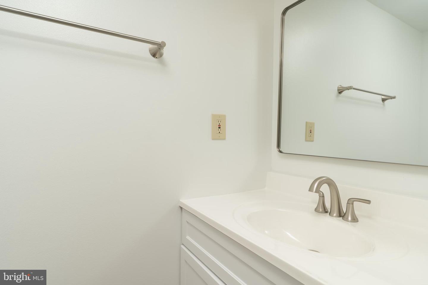 8010 MERRY OAKS LN, VIENNA, Virginia 22182, 3 Bedrooms Bedrooms, ,2 BathroomsBathrooms,Residential,For sale,8010 MERRY OAKS LN,VAFX2277796 MLS # VAFX2277796