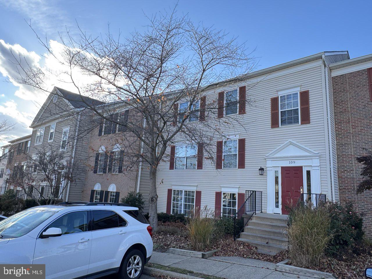 109 FORT EVANS RD SE #B, LEESBURG, Virginia 20175, 1 Bedroom Bedrooms, ,1 BathroomBathrooms,Residential,For sale,109 FORT EVANS RD SE #B,VALO2110660 MLS # VALO2110660